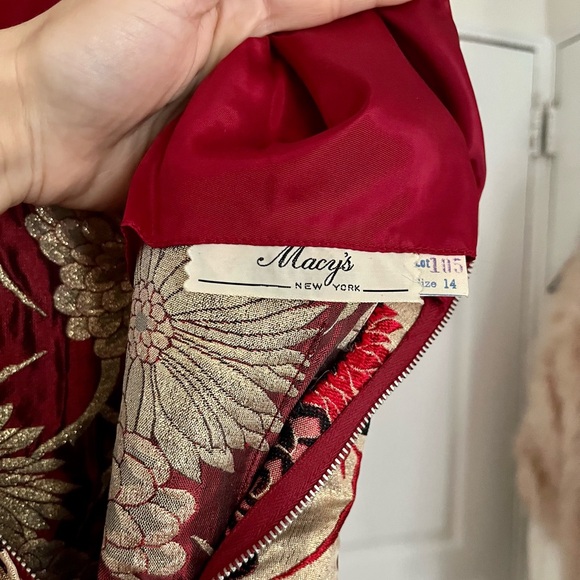 Vintage 1960s Silk Brocade Metallic Macy’s Jacquard Union Made Dress - Picture 6 of 7